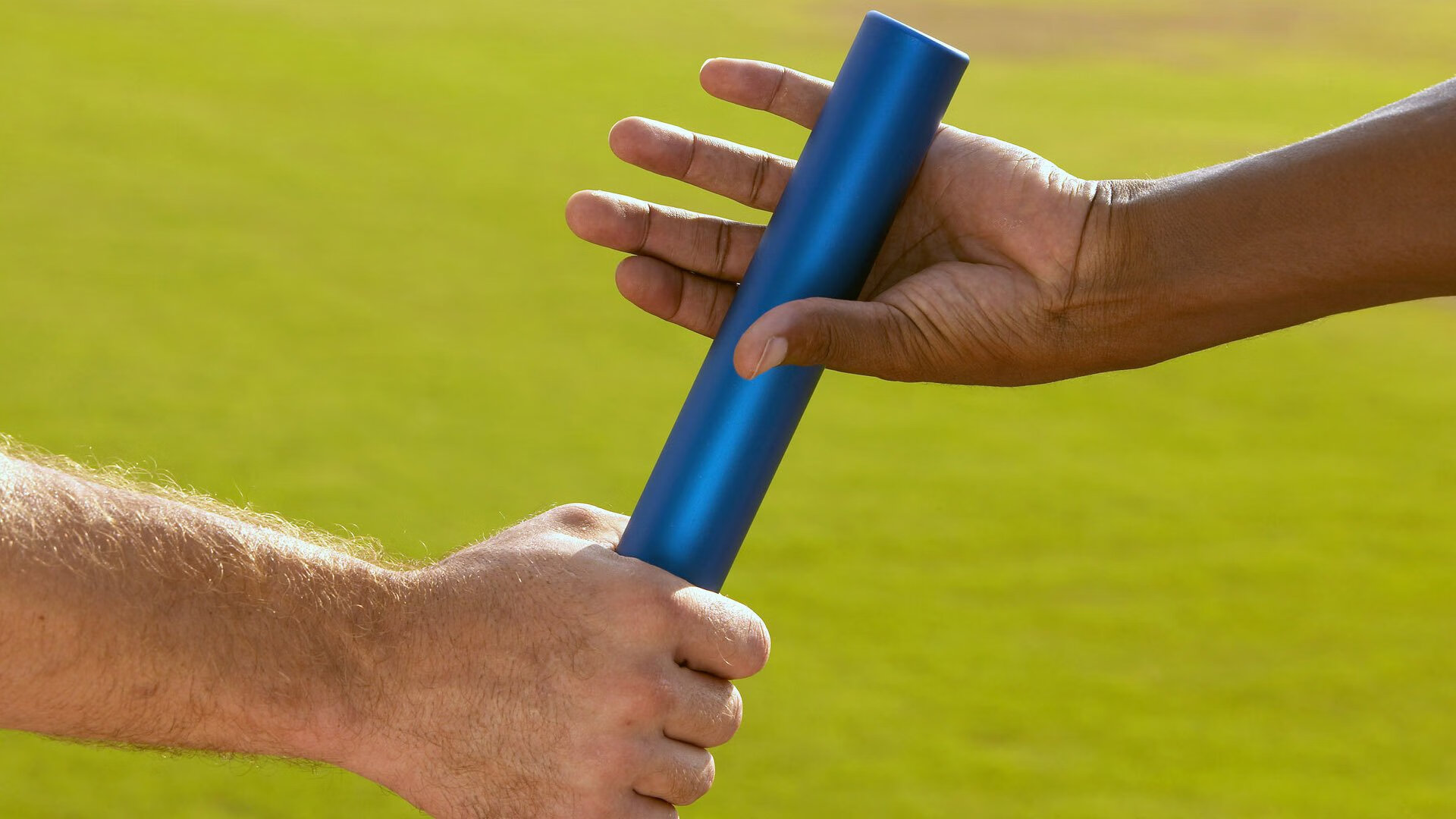 中国足球国家队球员身体素质提升方案实施,足球运动员身体素质训练